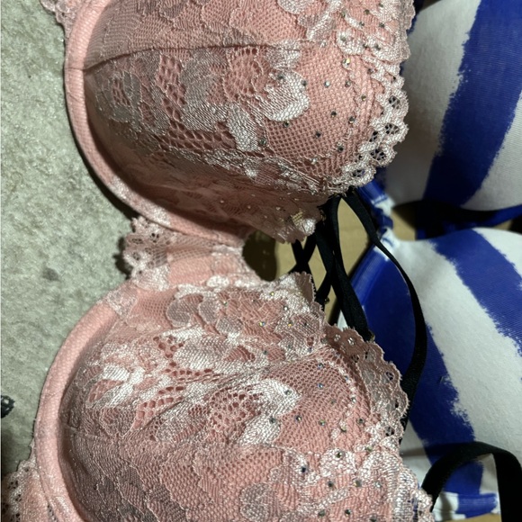 NWT 34 D bundle. - Picture 2 of 5